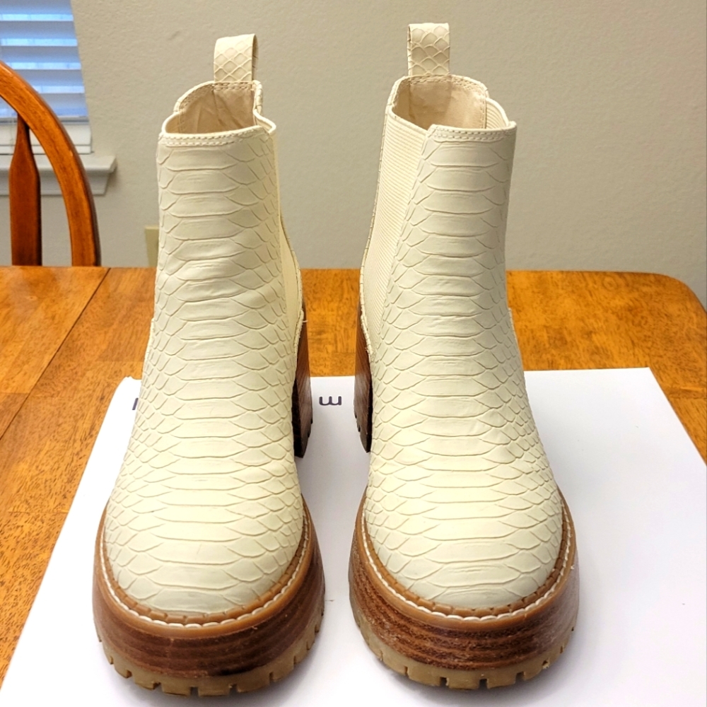 MIA Ali Leather Chelsea Boots Ivory